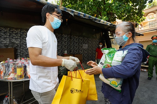 100,000 disadvantaged people provided with essential food